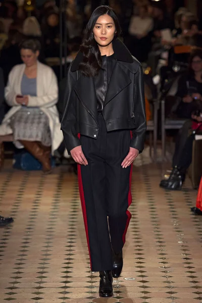 Look 24